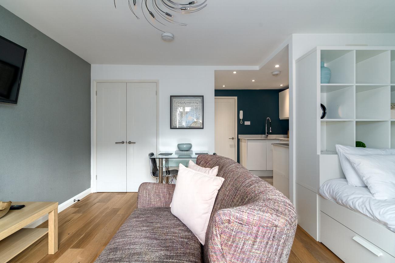 Alison Court Apartments, Bristol | Dream Host UK gallery image 4