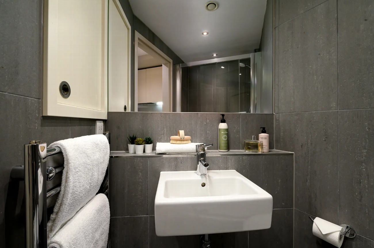 Monument Serviced Apartments | Dream Host UK  gallery image 10