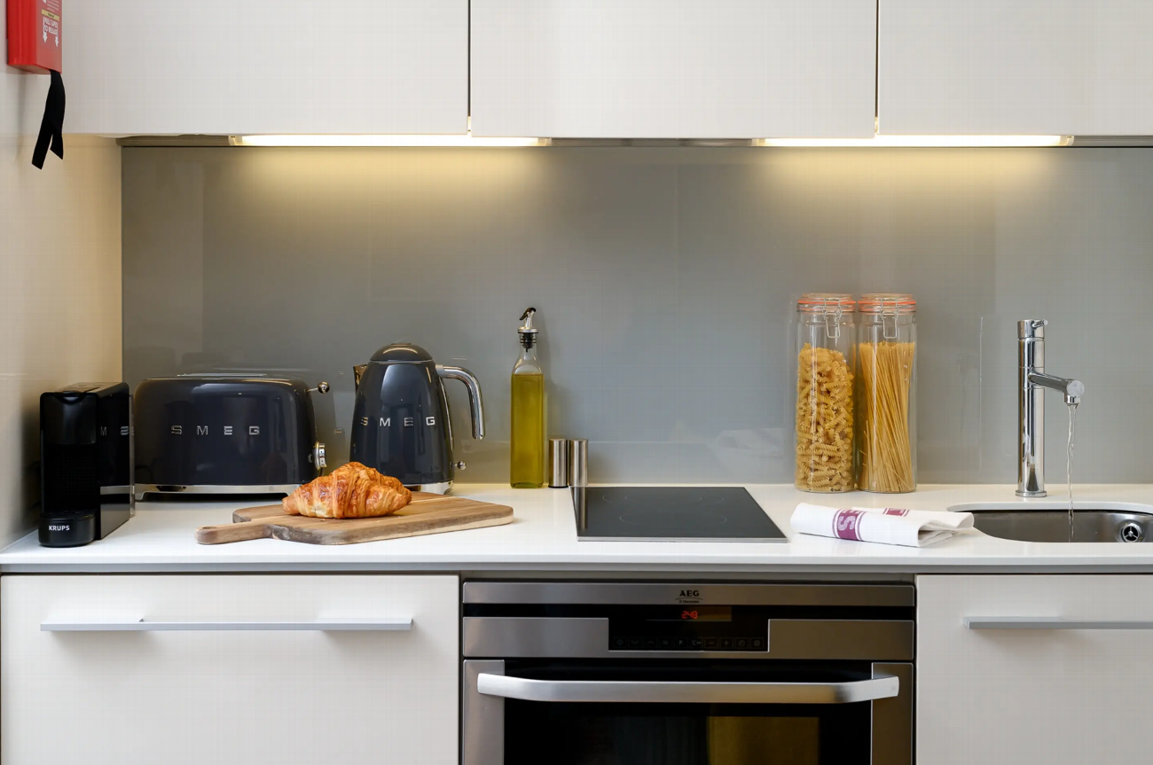 Monument Serviced Apartments | Dream Host UK  gallery image 6