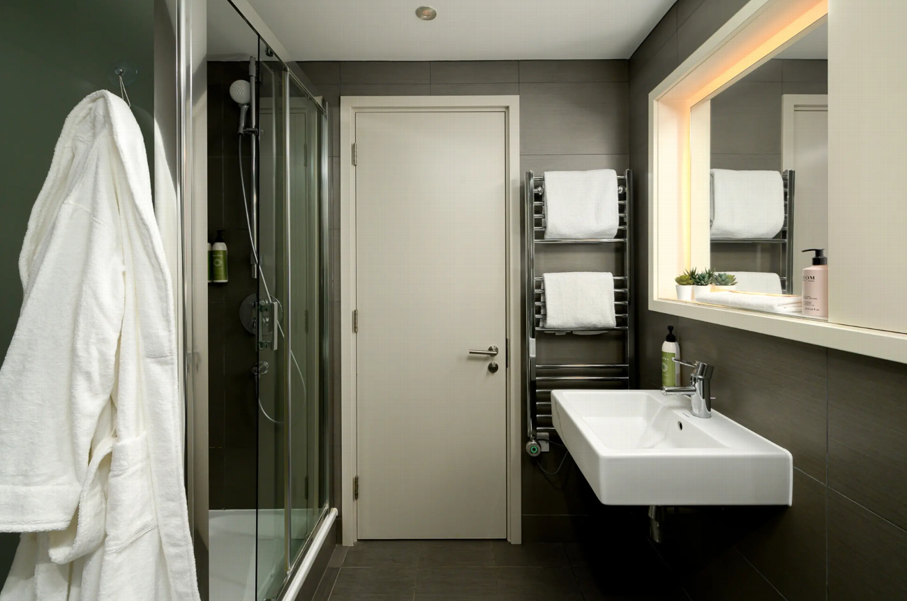 Monument Serviced Apartments | Dream Host UK  gallery image 11